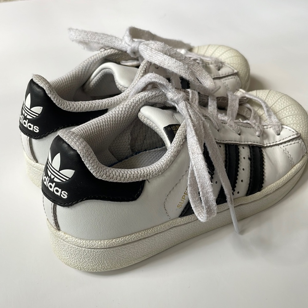 ADIDAS Originals Shell Toe Superstar Little Kid 12